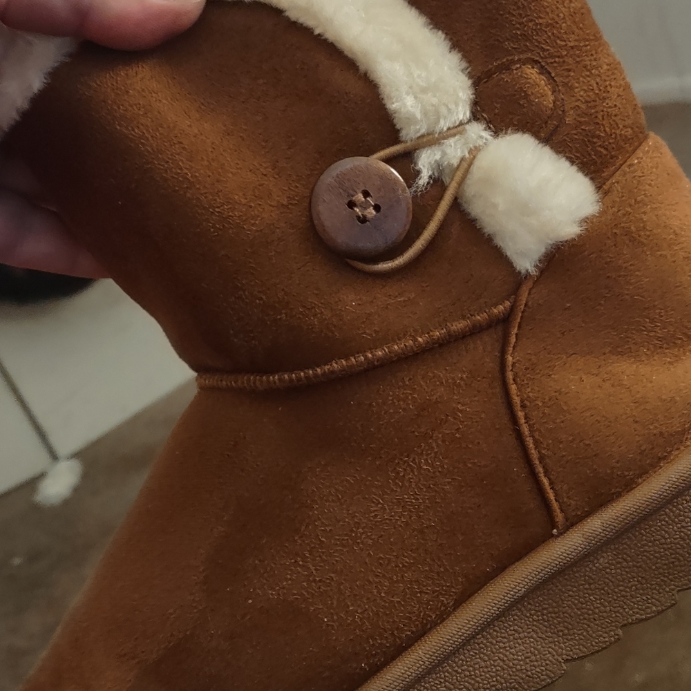 Boots w fur